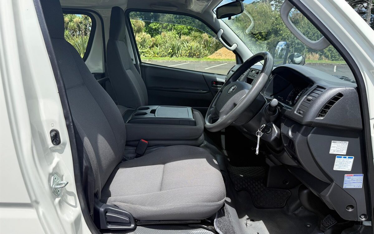2020 Toyota Hiace CARGO Van Automatic